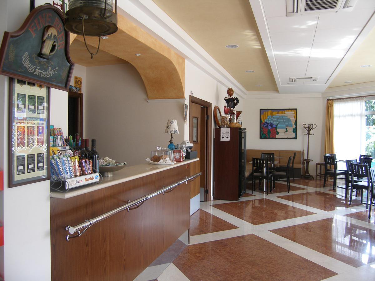 Rta Doria Aparthotel Garda  Exterior photo
